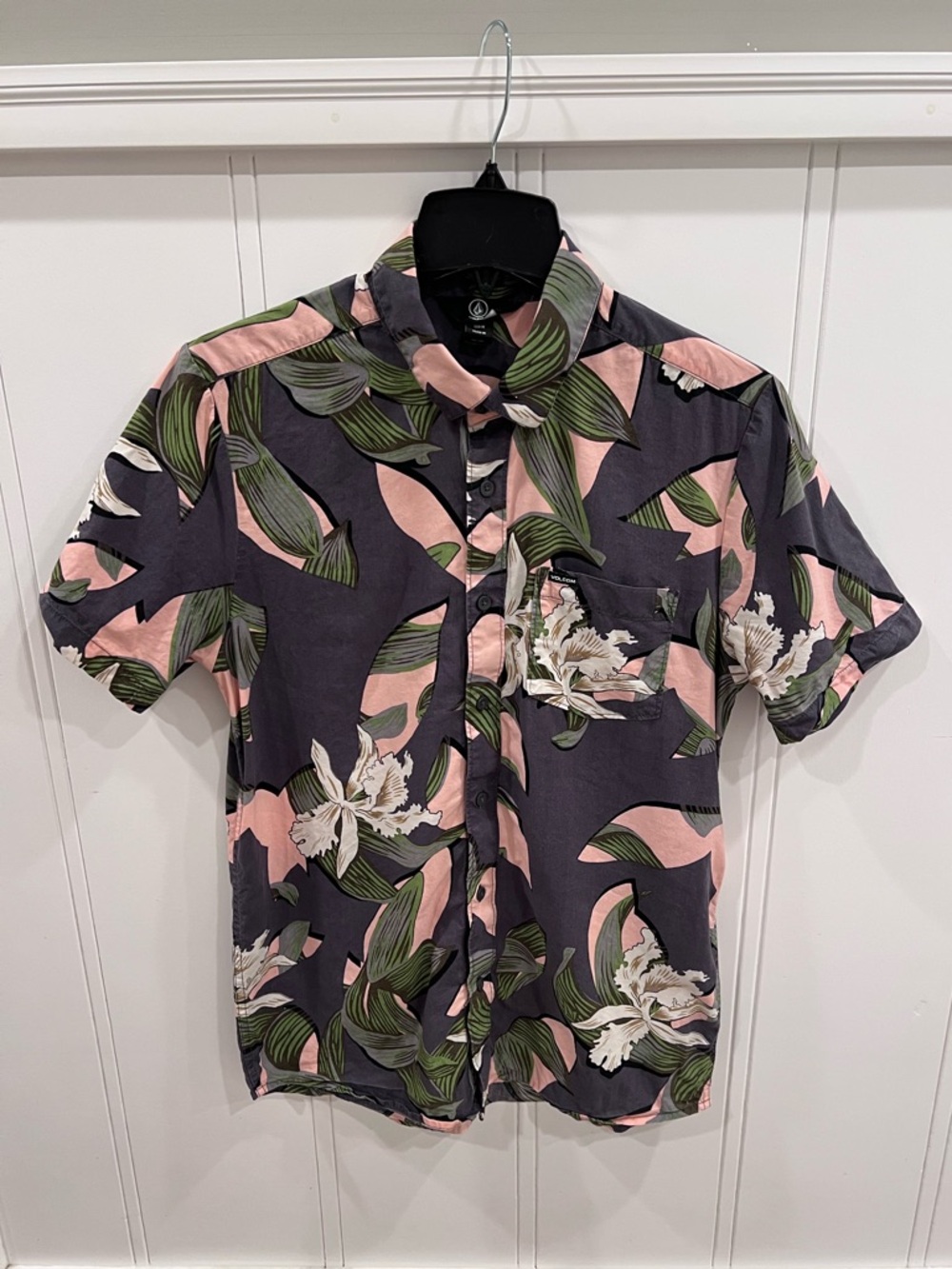 Volcom Men's Short Sleeve Floral Button-Up in Charcoal, Pink & Green